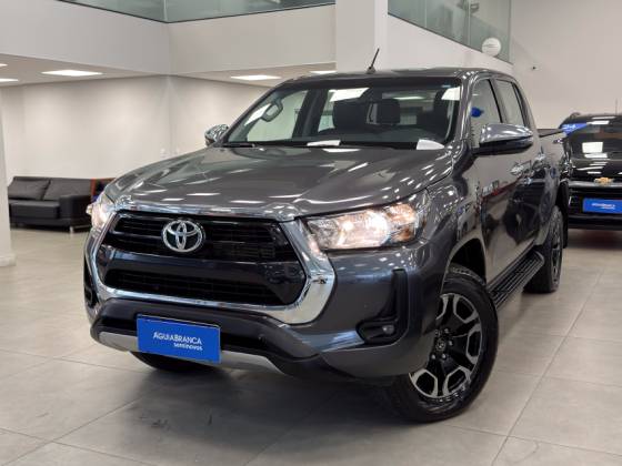 TOYOTA HILUX 2.8 D-4D TURBO DIESEL CD SRV 4X4 AUTOMÁTICO TOYOTA HILUX 2.8 D-4D TURBO DIESEL CD SRV 4X4 AUTOMÁTICO